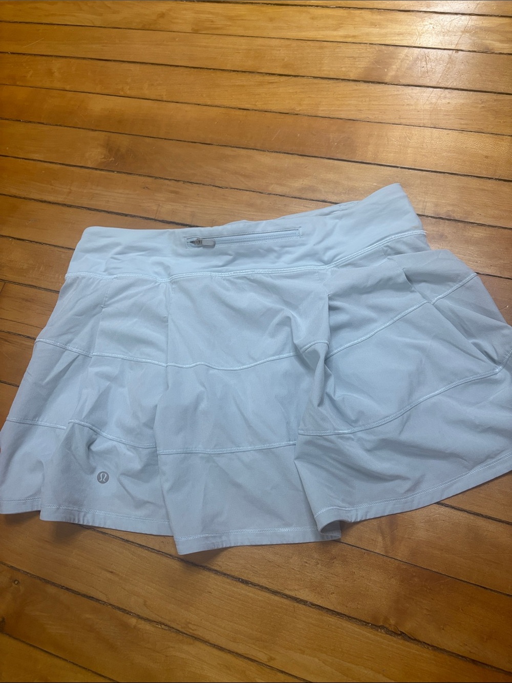 Lululemon skort - Picture 2 of 2